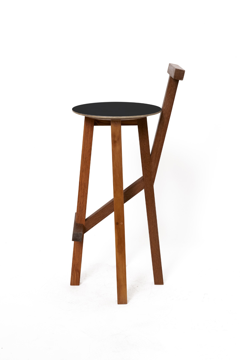 certinho alto_lateral.jpg